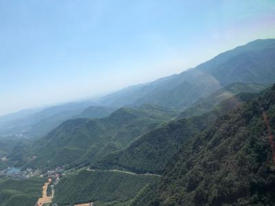 安吉-俯瞰群山与山谷村庄_2