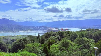 宜昌-远眺三峡大坝