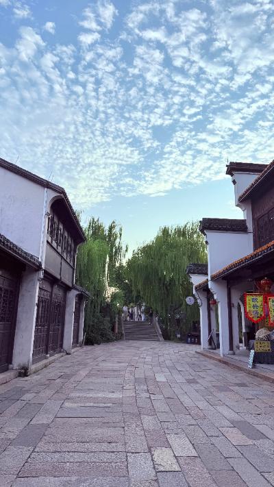 湖州-古镇街道与鱼鳞云_2