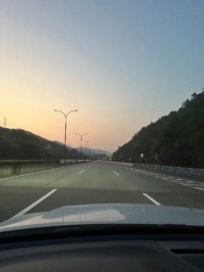 舟山-黄昏的山间公路_2
