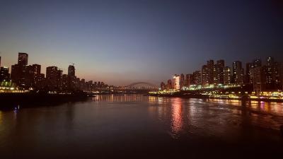 重庆-嘉陵江两岸夜景灯火与拱桥