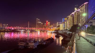 重庆-江边步道与城市夜景_4